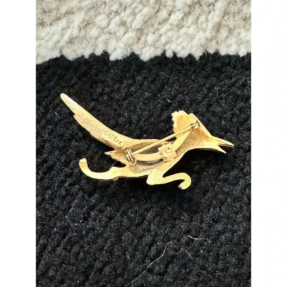Vintage Signed ULTRA Roadrunner Pink Enamel Figural Pin Brooch Rhinestone‎